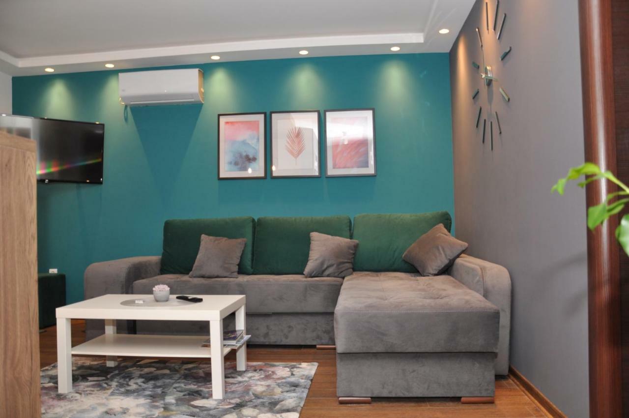 Lux Apartman Cacak Ngoại thất bức ảnh