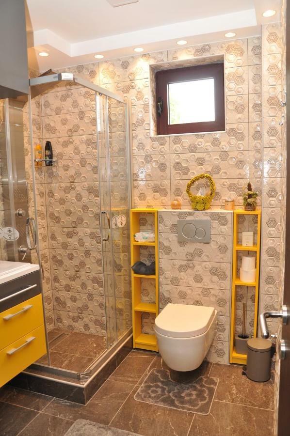 Lux Apartman Cacak Ngoại thất bức ảnh