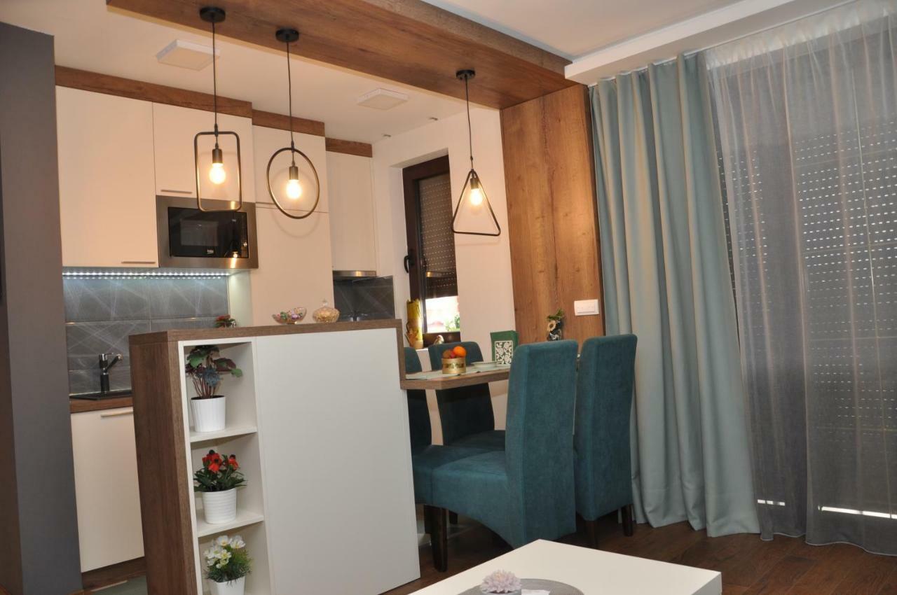 Lux Apartman Cacak Ngoại thất bức ảnh
