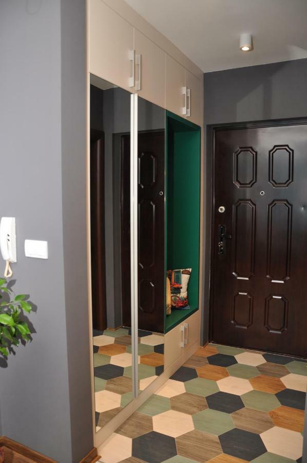 Lux Apartman Cacak Ngoại thất bức ảnh